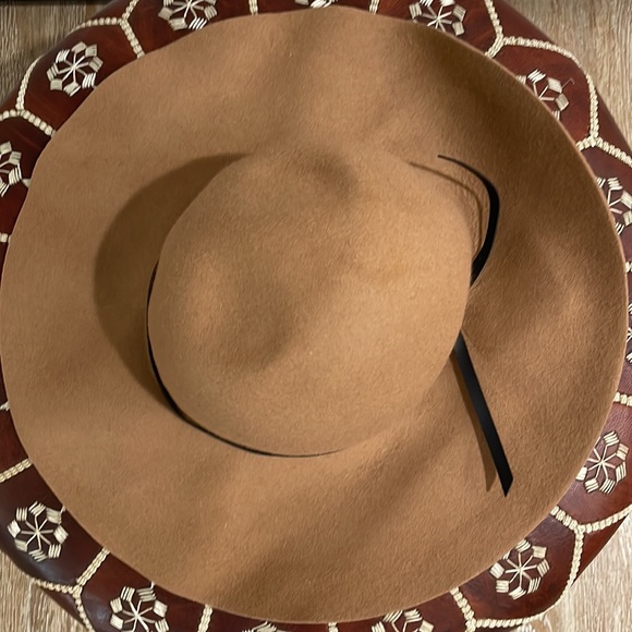 Old Navy®️ Wool Hat in Camel Color with Faux Black Leather Trim Detail - Picture 3 of 8